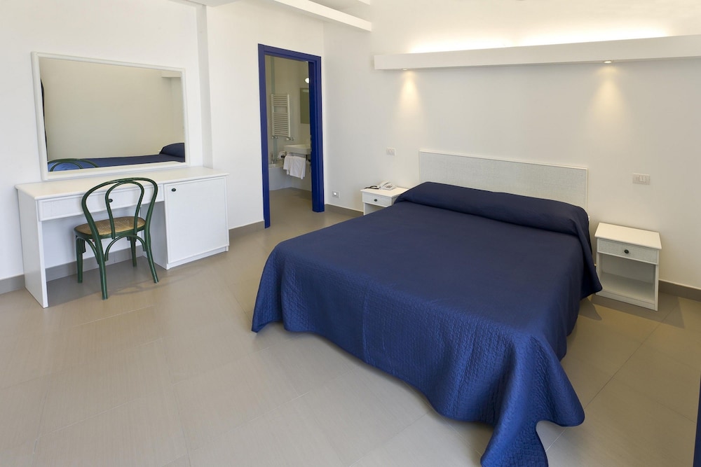 Hotel Eden — Hotel rooms in Sorrento, Campania