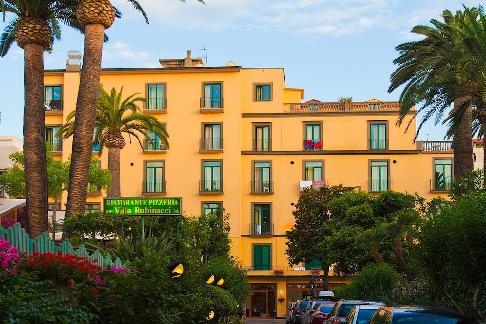 Hotel Eden — Hotel building in Sorrento, Campania