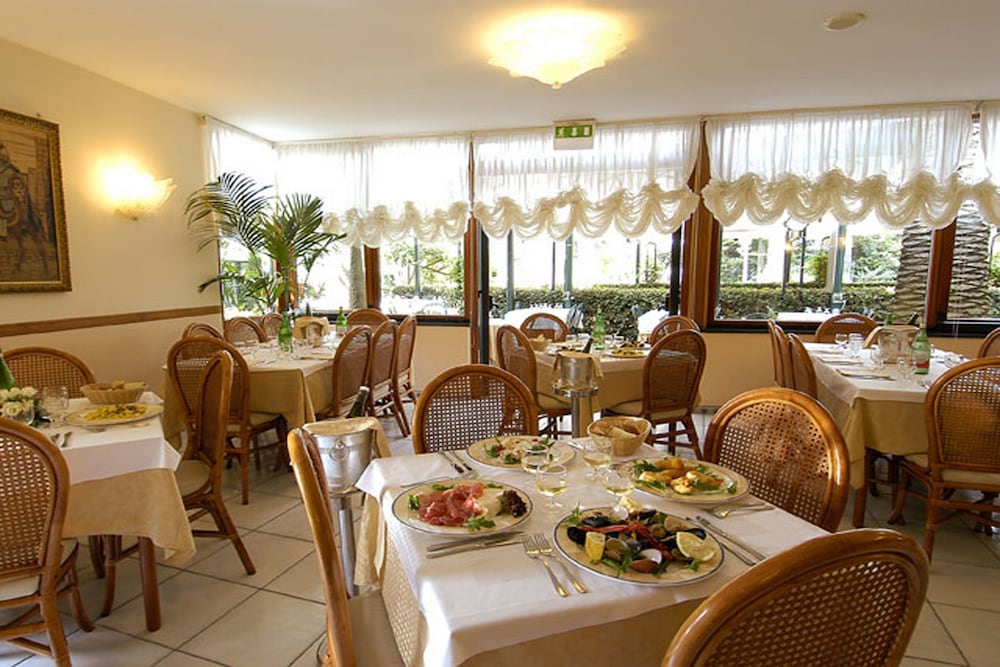 Hotel Eden — Restaurant & bars in Sorrento, Campania