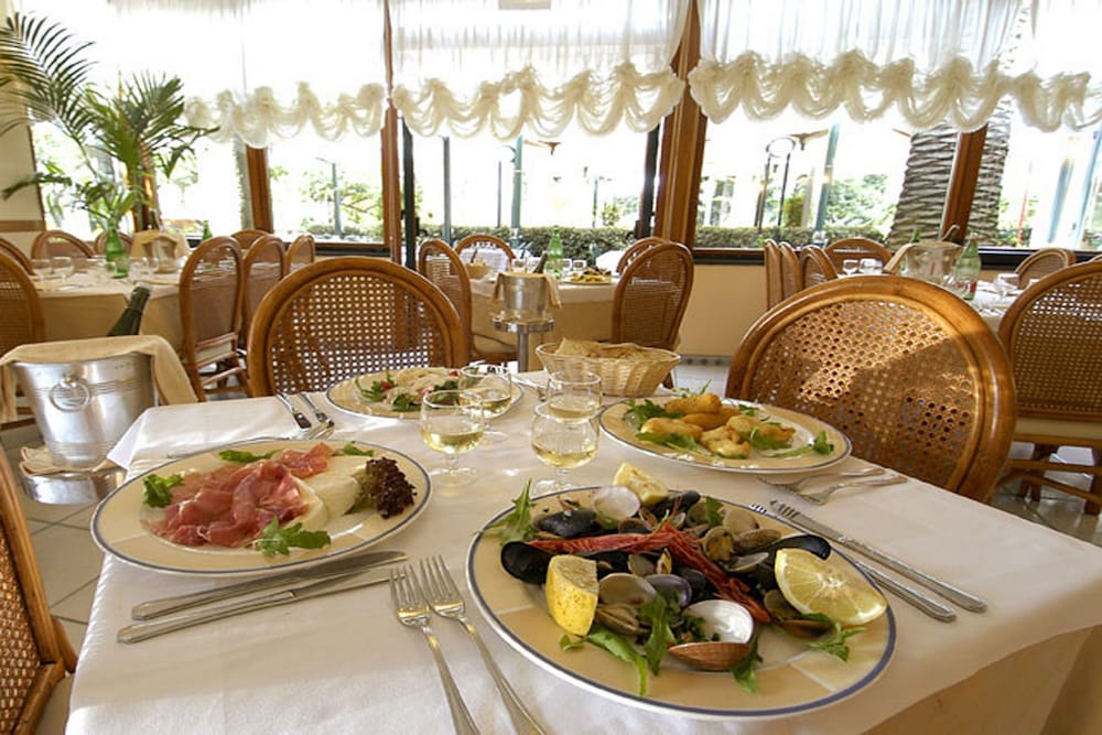 Hotel Eden — Restaurant & bars in Sorrento, Campania