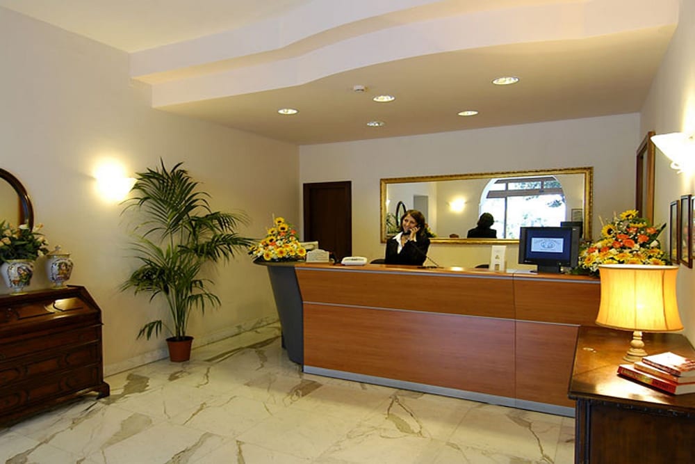 Hotel Eden — Hotel building in Sorrento, Campania