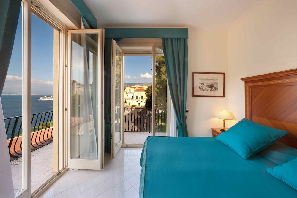 Continental — Hotel rooms in Sorrento, Campania