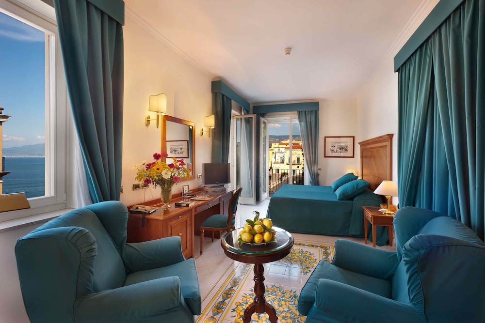 Continental — Hotel rooms in Sorrento, Campania