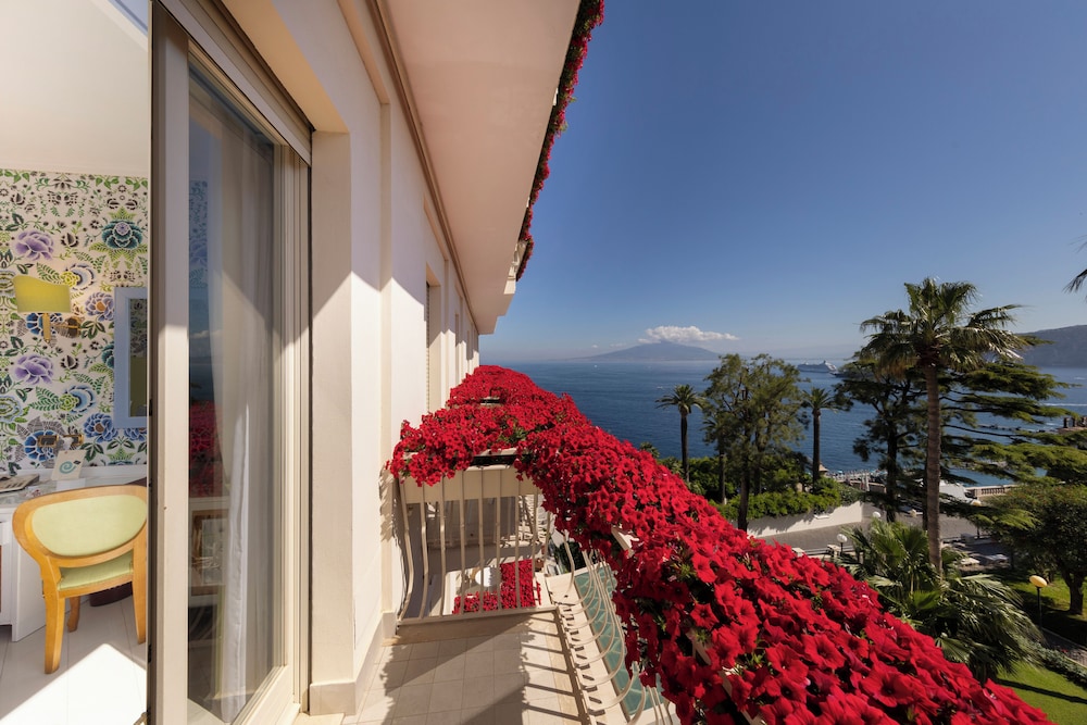 Continental — Hotel building in Sorrento, Campania