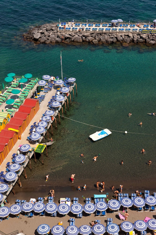 Continental — Beach in Sorrento, Campania