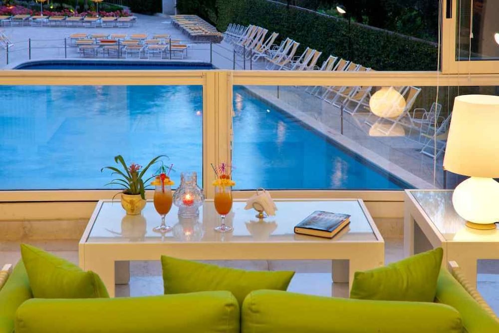 Continental — Swimming pool in Sorrento, Campania