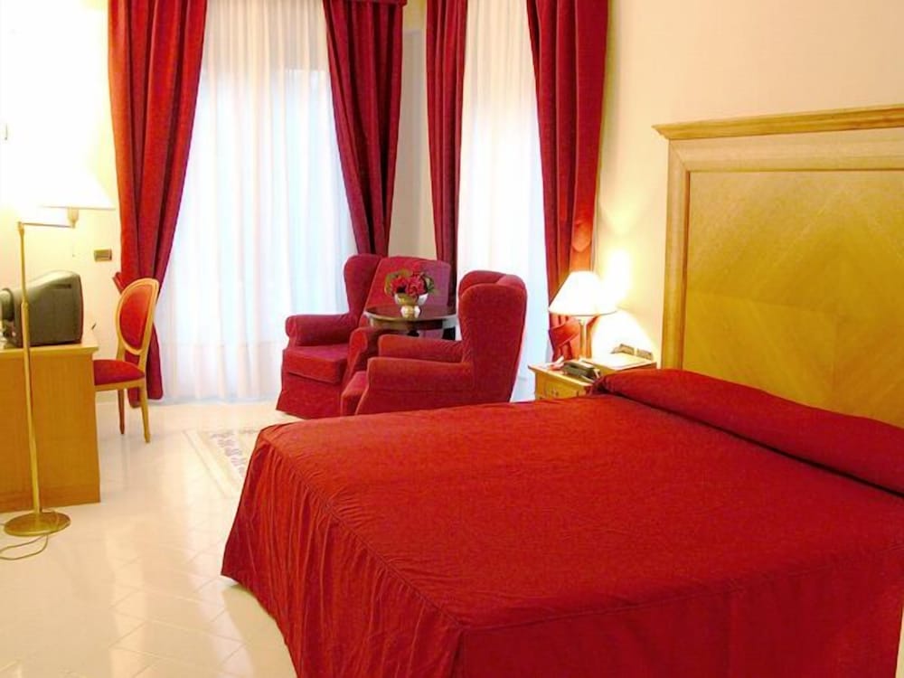 Continental — Hotel rooms in Sorrento, Campania
