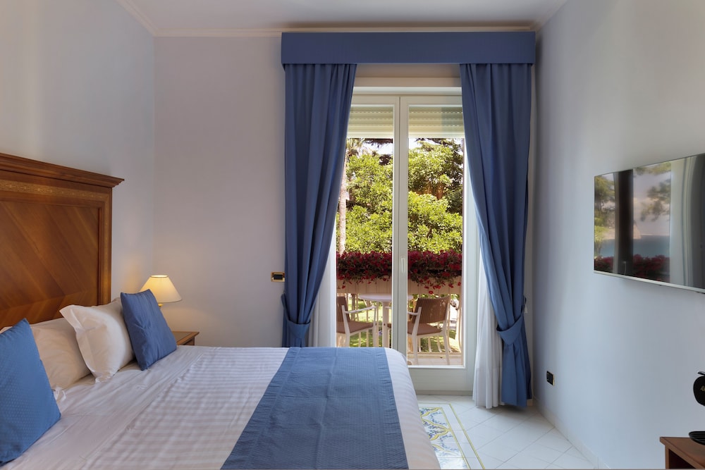 Continental — Hotel rooms in Sorrento, Campania