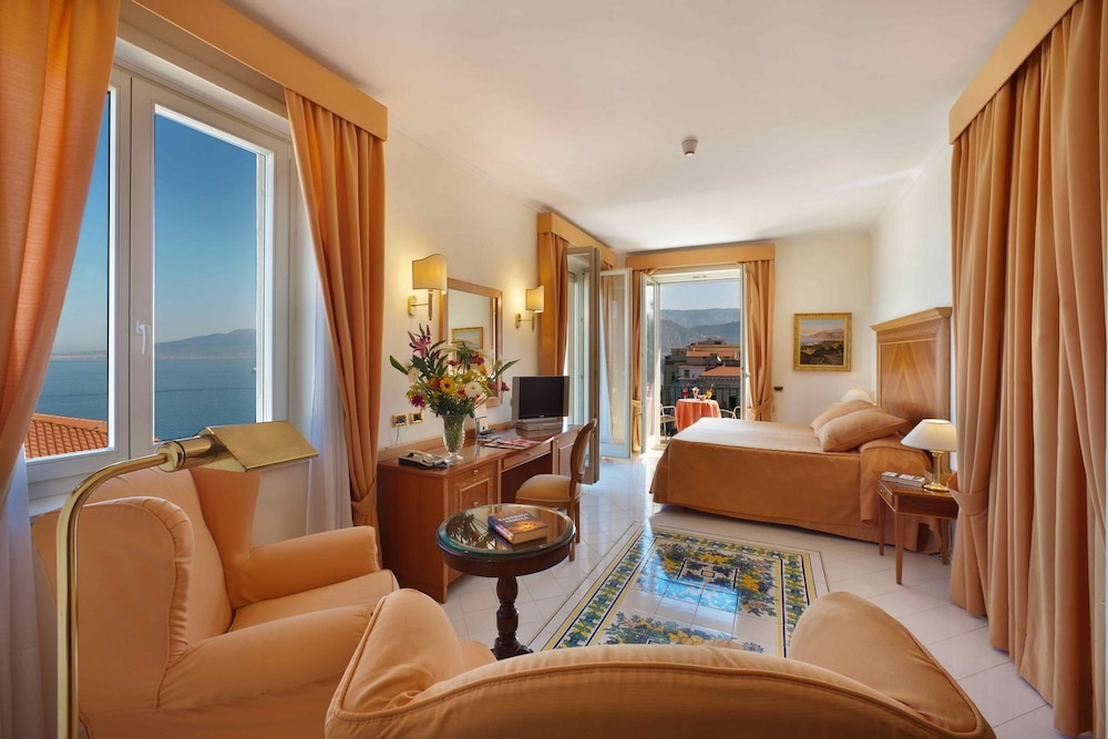 Continental — Hotel rooms in Sorrento, Campania