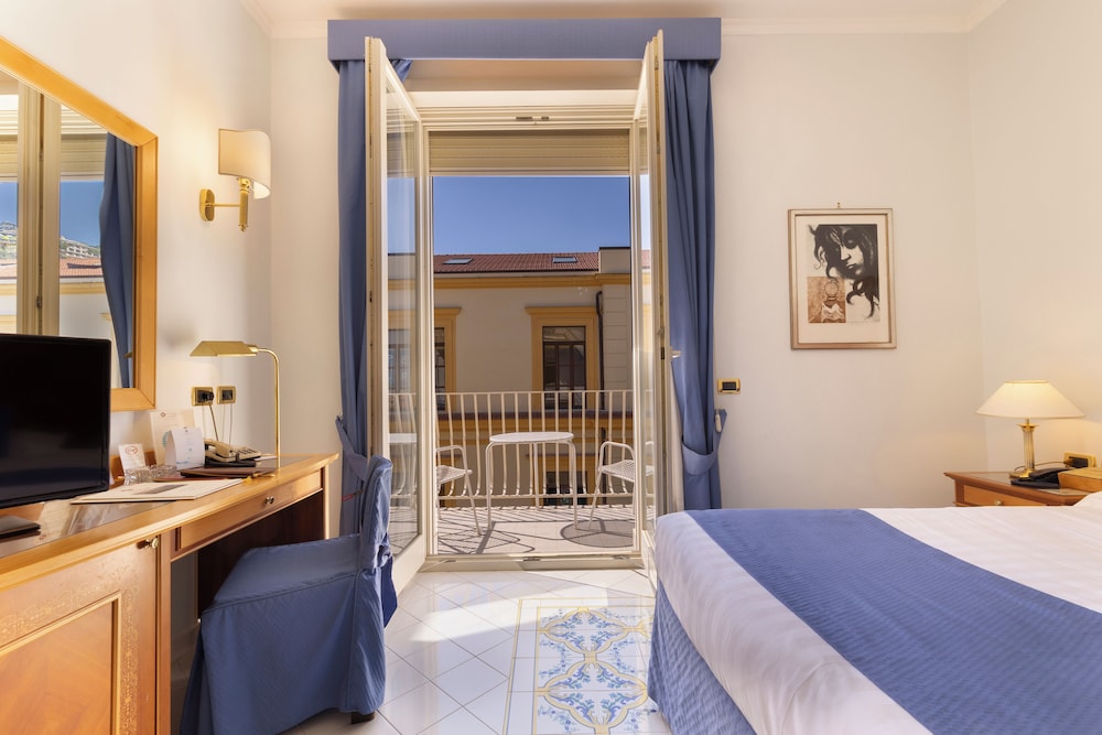 Continental — Hotel rooms in Sorrento, Campania