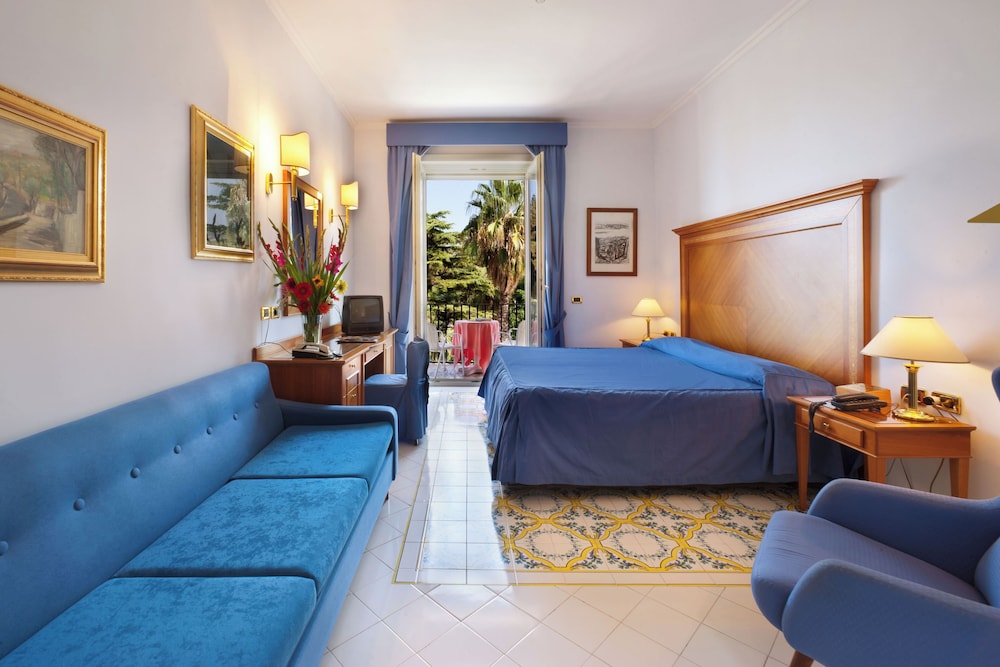 Continental — Hotel rooms in Sorrento, Campania