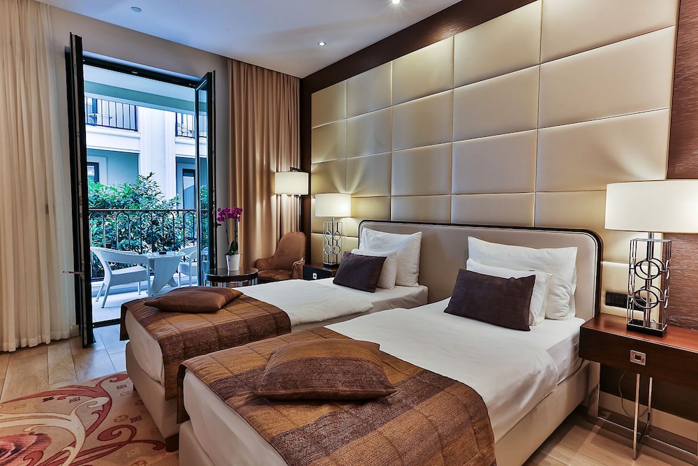 Hotel Riva by Aycon — Hotel rooms in Petrovac, Budva Municipality