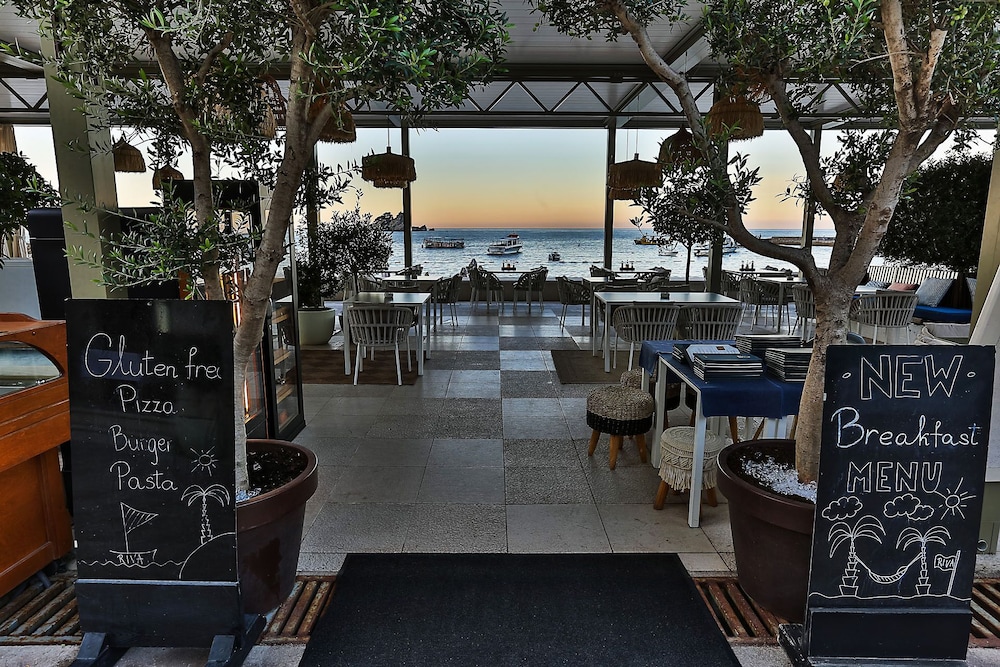 Hotel Riva by Aycon — Restaurant & bars in Petrovac, Budva Municipality