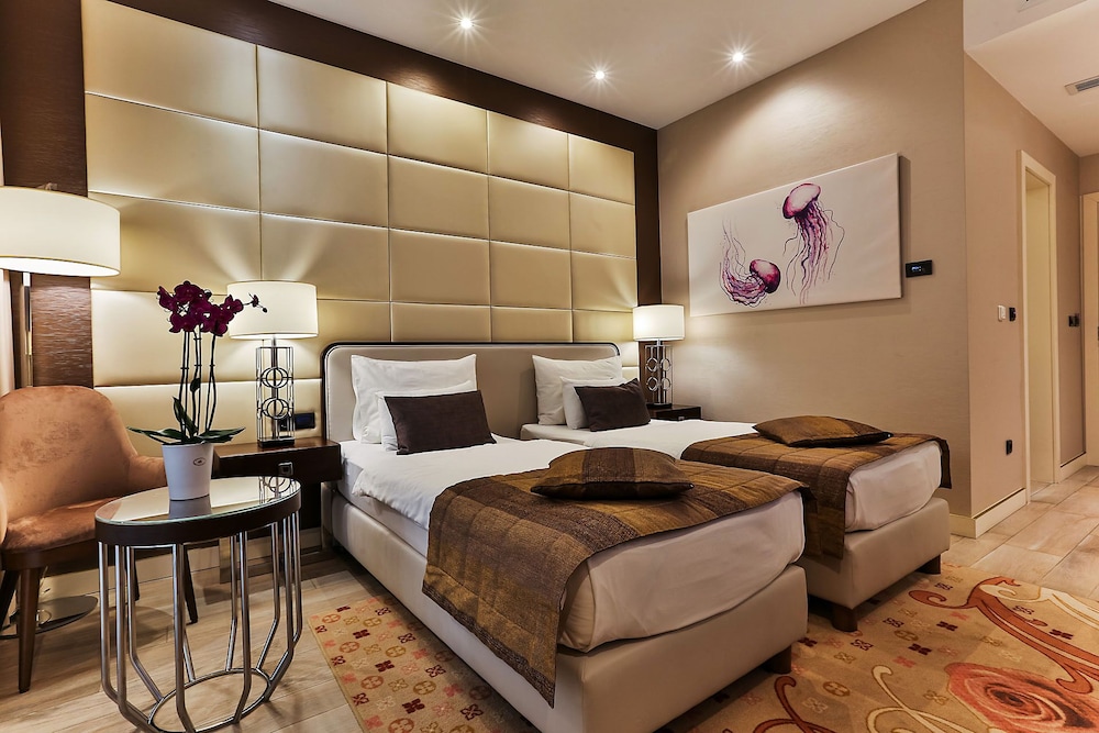 Hotel Riva by Aycon — Hotel rooms in Petrovac, Budva Municipality