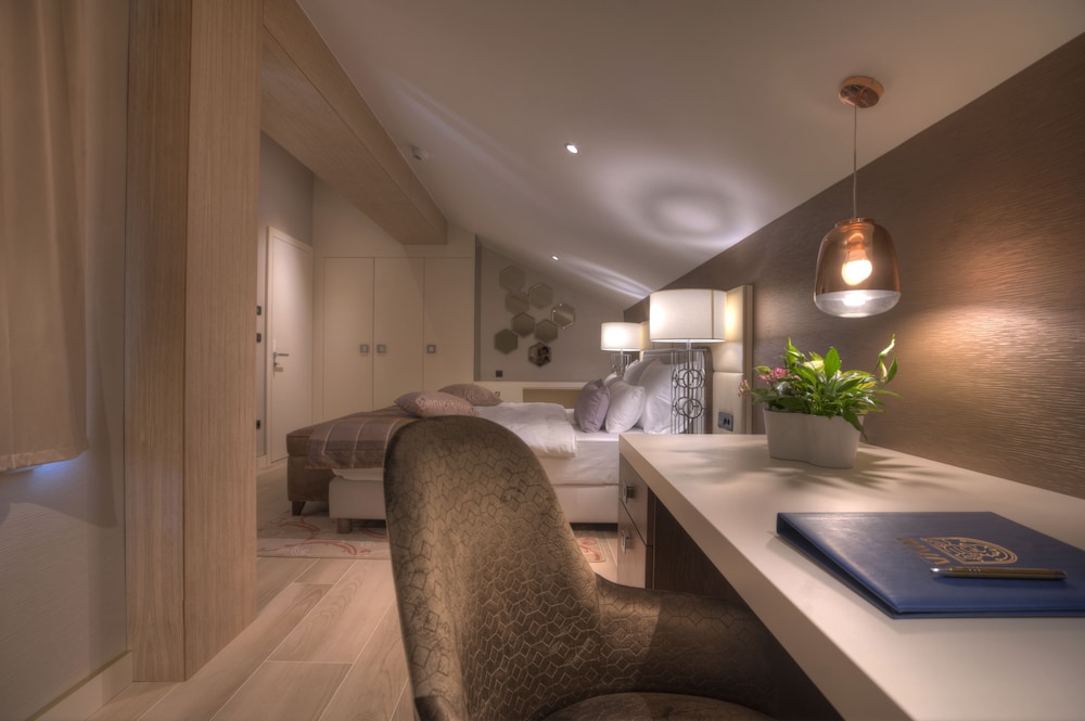 Hotel Riva by Aycon — Hotel rooms in Petrovac, Budva Municipality
