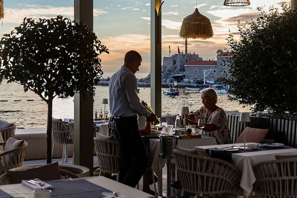 Hotel Riva by Aycon — Restaurant & bars in Petrovac, Budva Municipality