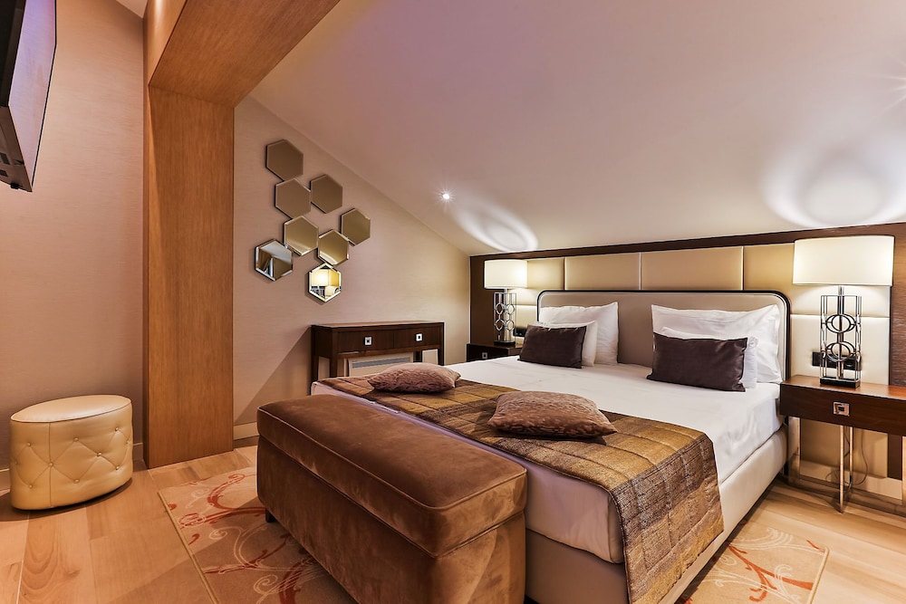 Hotel Riva by Aycon — Hotel rooms in Petrovac, Budva Municipality