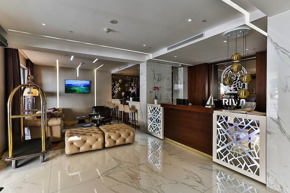 Hotel Riva by Aycon — Restaurant & bars in Petrovac, Budva Municipality