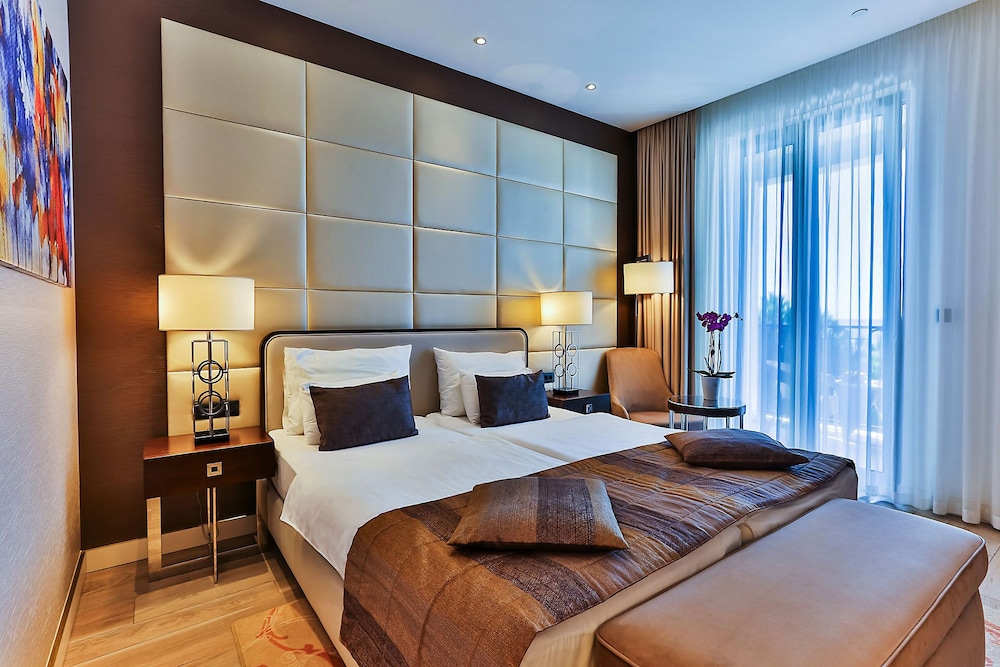 Hotel Riva by Aycon — Hotel rooms in Petrovac, Budva Municipality
