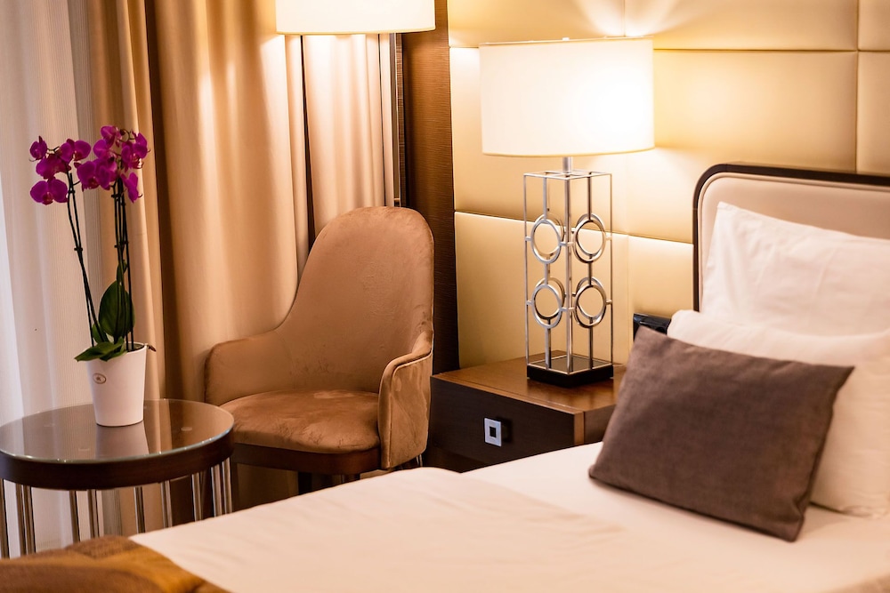 Hotel Riva by Aycon — Hotel rooms in Petrovac, Budva Municipality