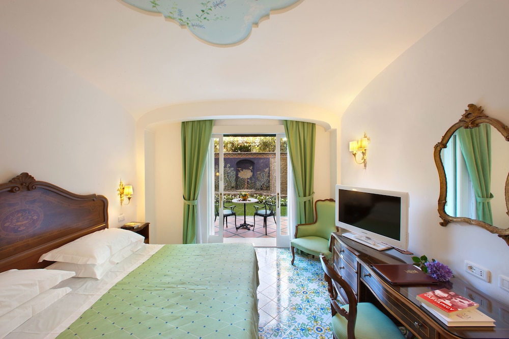Grand Hotel La Favorita — Hotel rooms in Sorrento, Campania