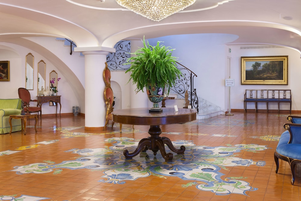 Grand Hotel La Favorita — Hotel building in Sorrento, Campania