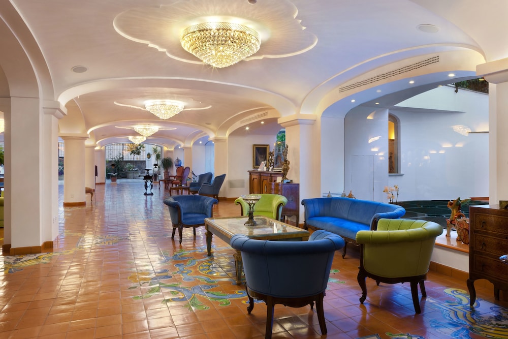Grand Hotel La Favorita — Hotel building in Sorrento, Campania