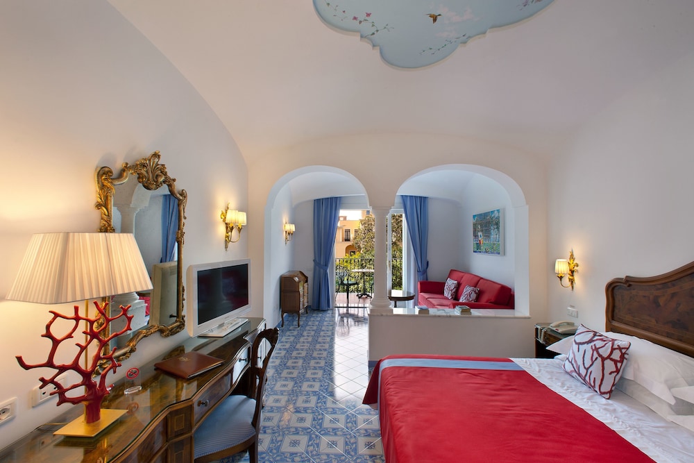 Grand Hotel La Favorita — Hotel rooms in Sorrento, Campania