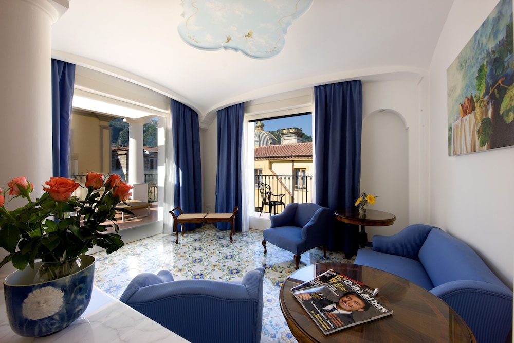 Grand Hotel La Favorita — Hotel rooms in Sorrento, Campania