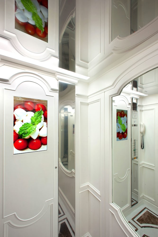 Grand Hotel La Favorita — Hotel building in Sorrento, Campania
