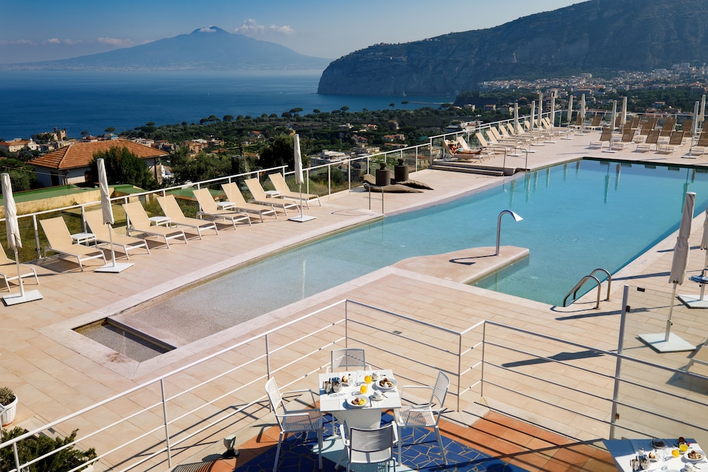 Art Hotel Gran Paradiso — Swimming pool in Sorrento, Campania