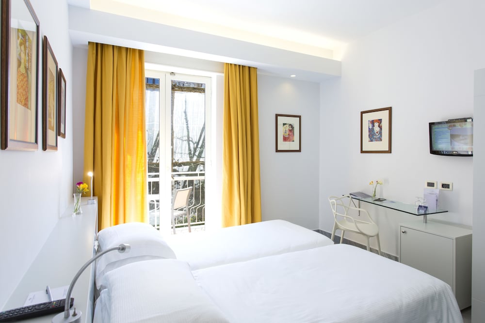Art Hotel Gran Paradiso — Hotel rooms in Sorrento, Campania
