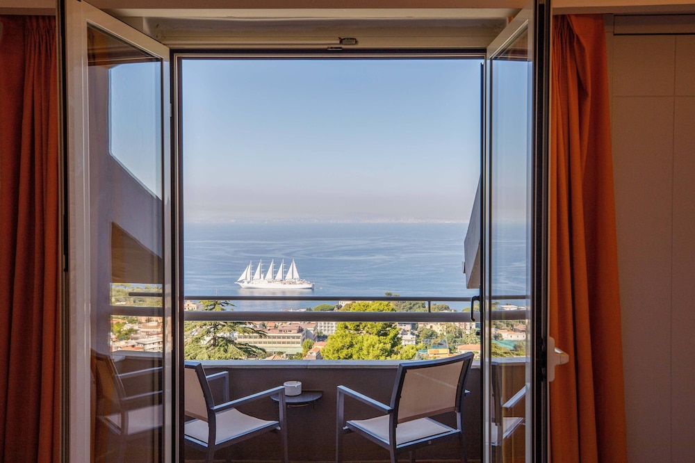 Art Hotel Gran Paradiso — Hotel rooms in Sorrento, Campania