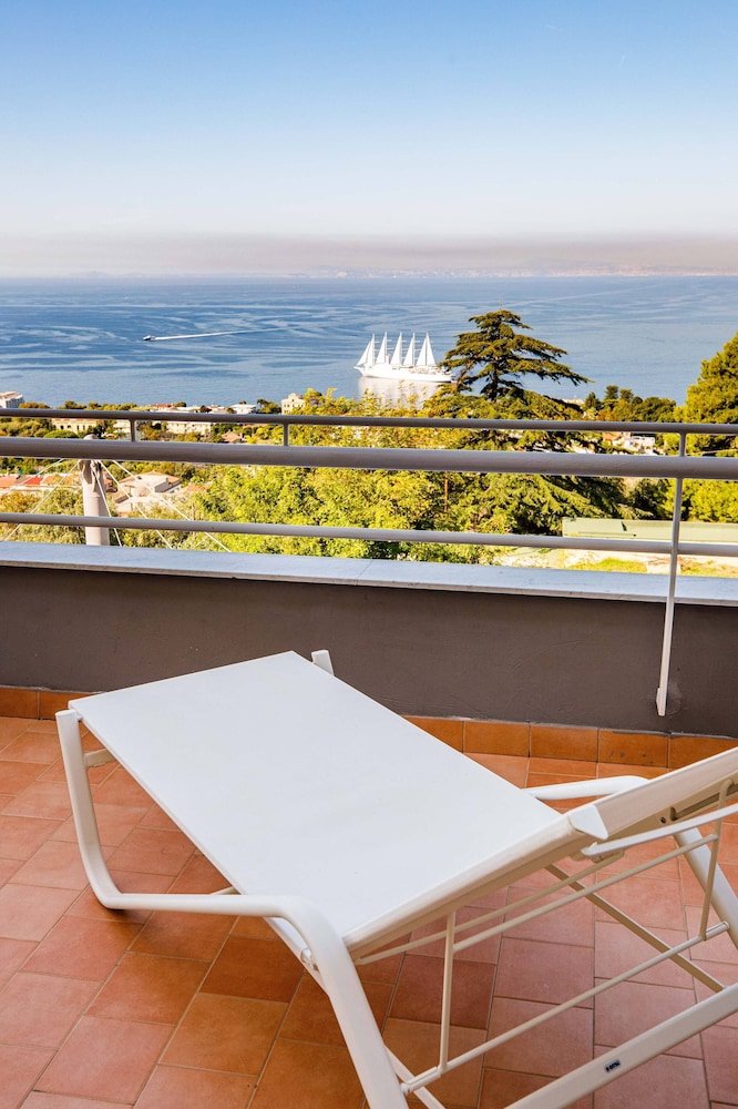 Art Hotel Gran Paradiso — Attractions in the area in Sorrento, Campania