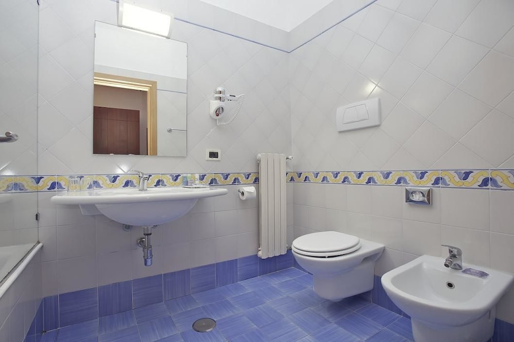 Art Hotel Gran Paradiso — Hotel rooms in Sorrento, Campania