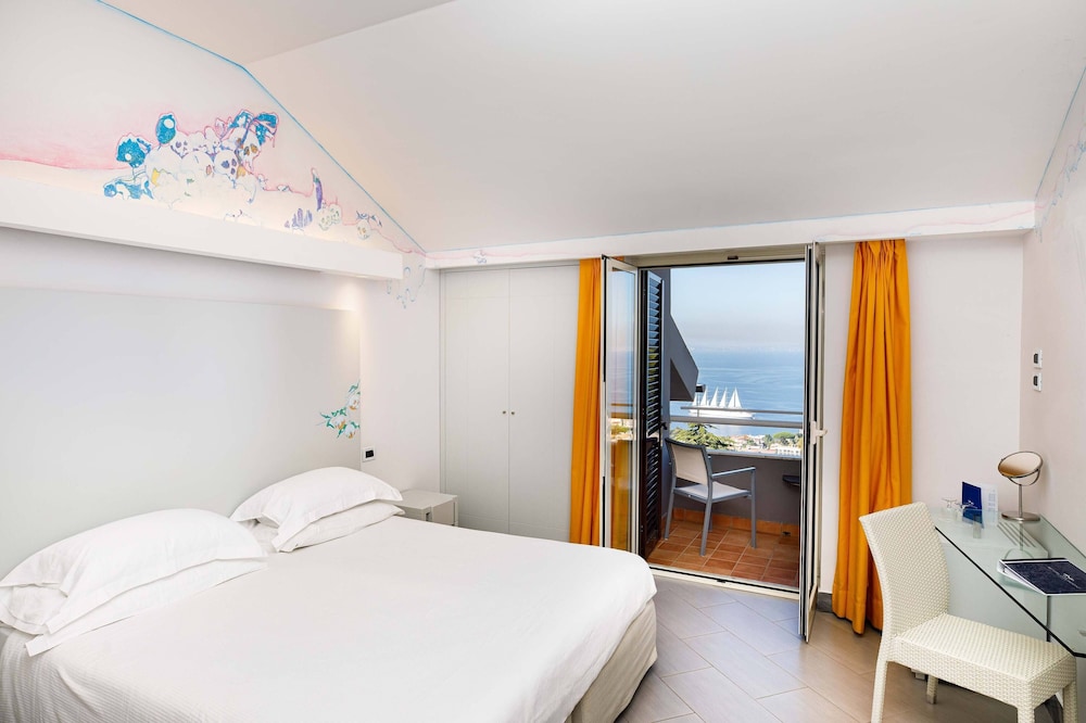 Art Hotel Gran Paradiso — Hotel rooms in Sorrento, Campania