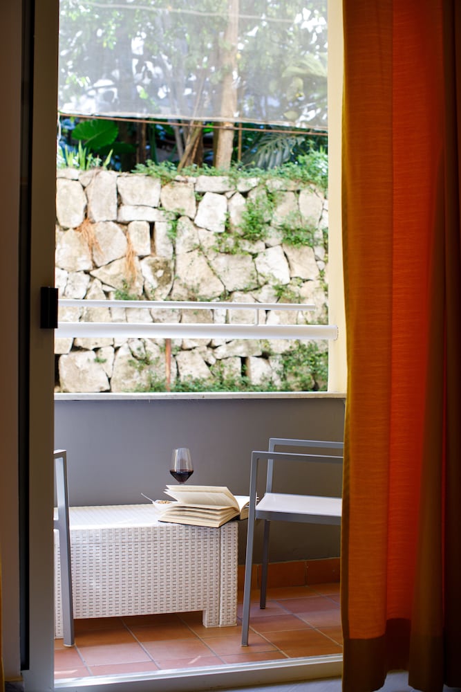 Art Hotel Gran Paradiso — Hotel rooms in Sorrento, Campania