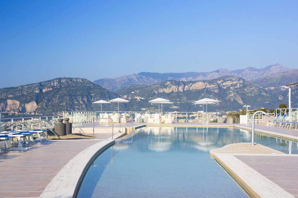 Art Hotel Gran Paradiso — Swimming pool in Sorrento, Campania
