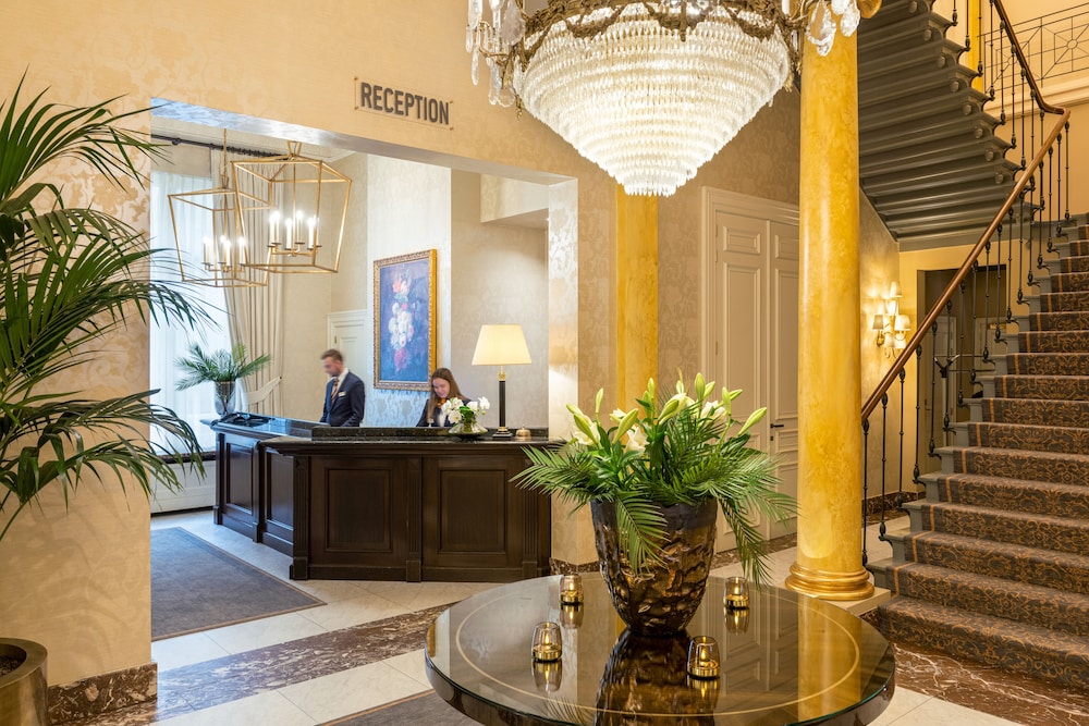 Grand Hotel Casselbergh Bruges — Hotel building in Bruges, Flanders