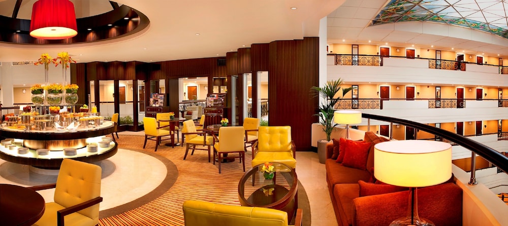 Mövenpick Grand Al Bustan Dubai — Restaurant & bars in Dubai