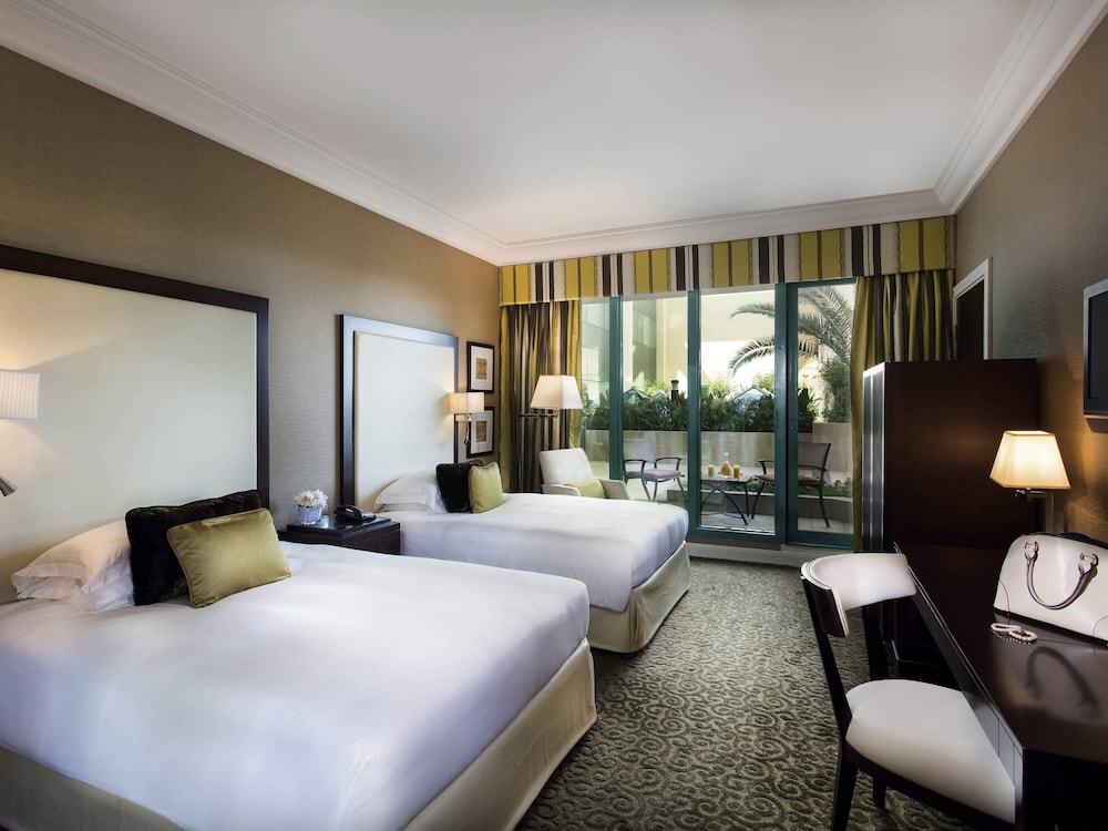 Mövenpick Grand Al Bustan Dubai — Hotel rooms in Dubai