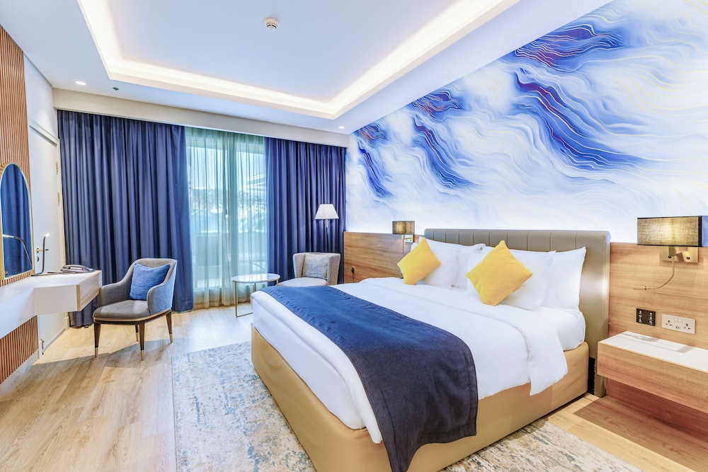 Mövenpick Grand Al Bustan Dubai — Hotel rooms in Dubai