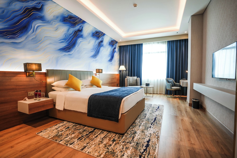 Mövenpick Grand Al Bustan Dubai — Hotel rooms in Dubai
