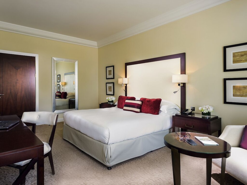 Mövenpick Grand Al Bustan Dubai — Hotel rooms in Dubai