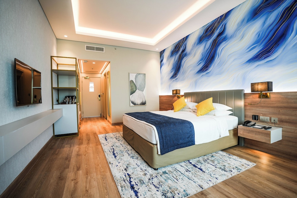 Mövenpick Grand Al Bustan Dubai — Hotel rooms in Dubai