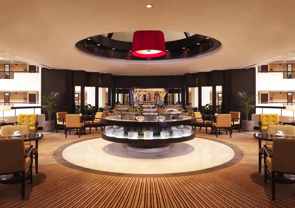 Mövenpick Grand Al Bustan Dubai — Restaurant & bars in Dubai