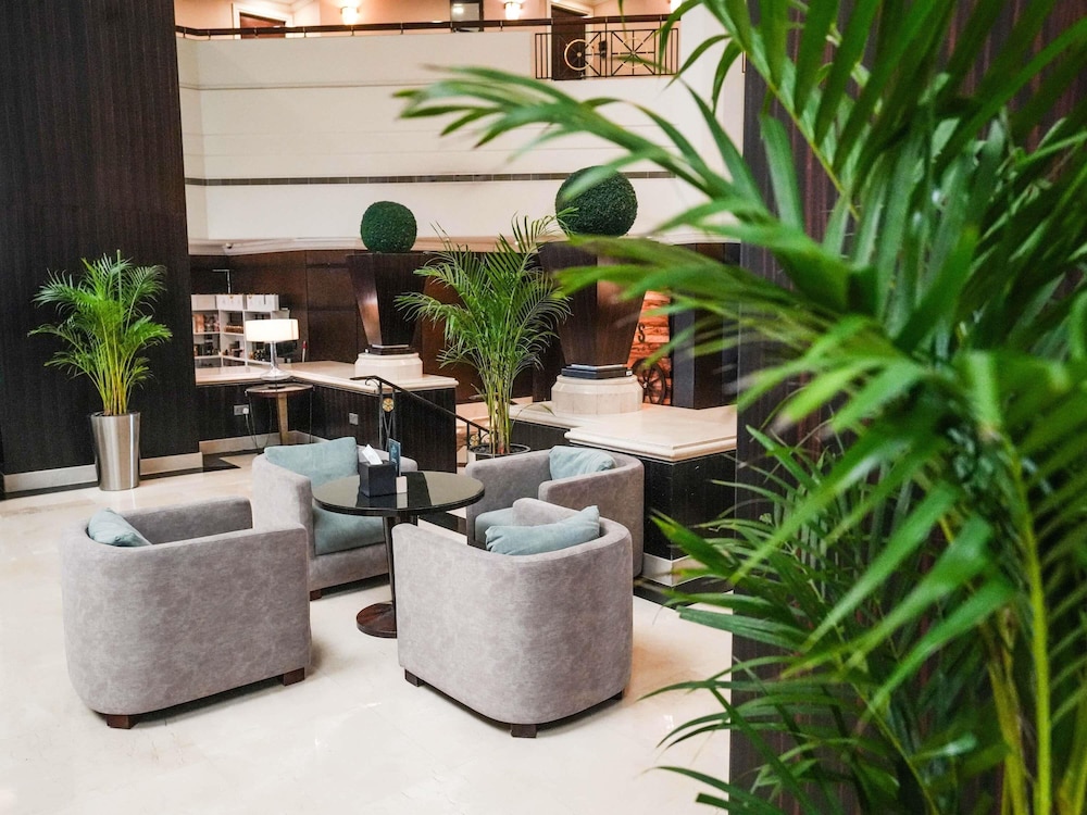 Mövenpick Grand Al Bustan Dubai — Restaurant & bars in Dubai