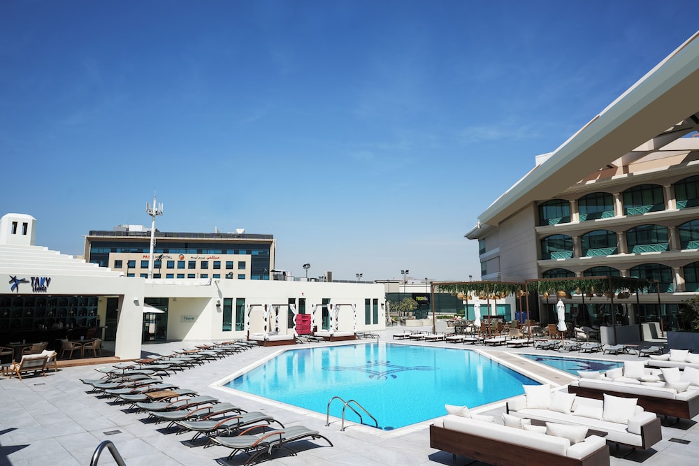 Mövenpick Grand Al Bustan Dubai — Main photo in Dubai