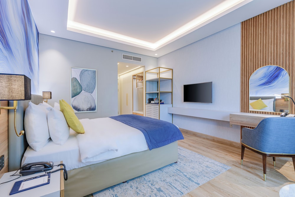 Mövenpick Grand Al Bustan Dubai — Hotel rooms in Dubai