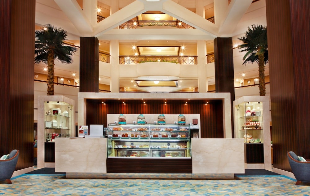 Mövenpick Grand Al Bustan Dubai — Restaurant & bars in Dubai